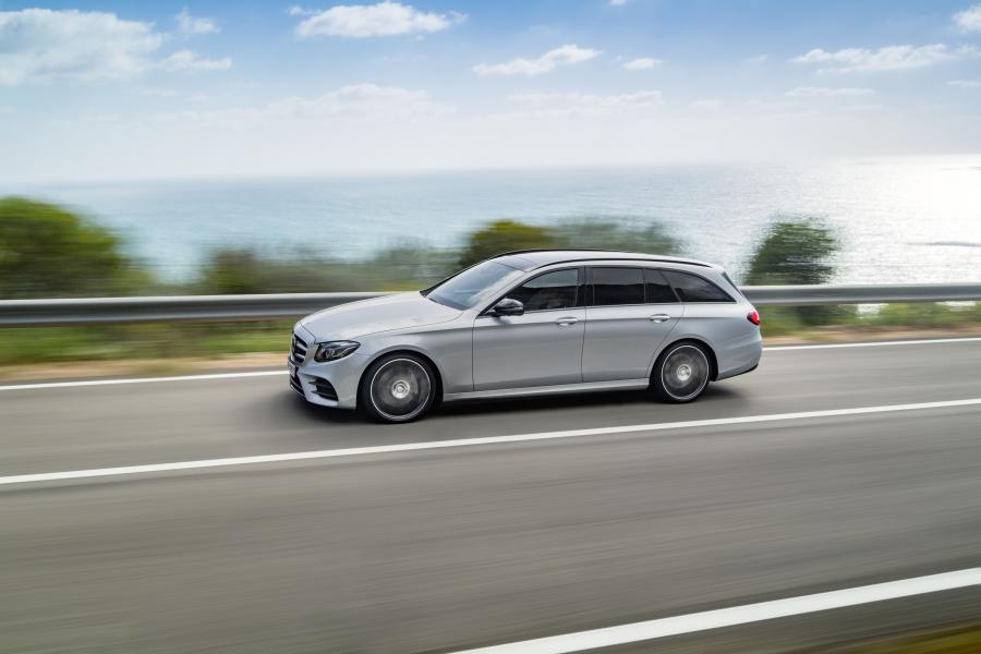  Mercedes-Benz E400 AMG Line Estate 2016 года  (фото 22 из 31)